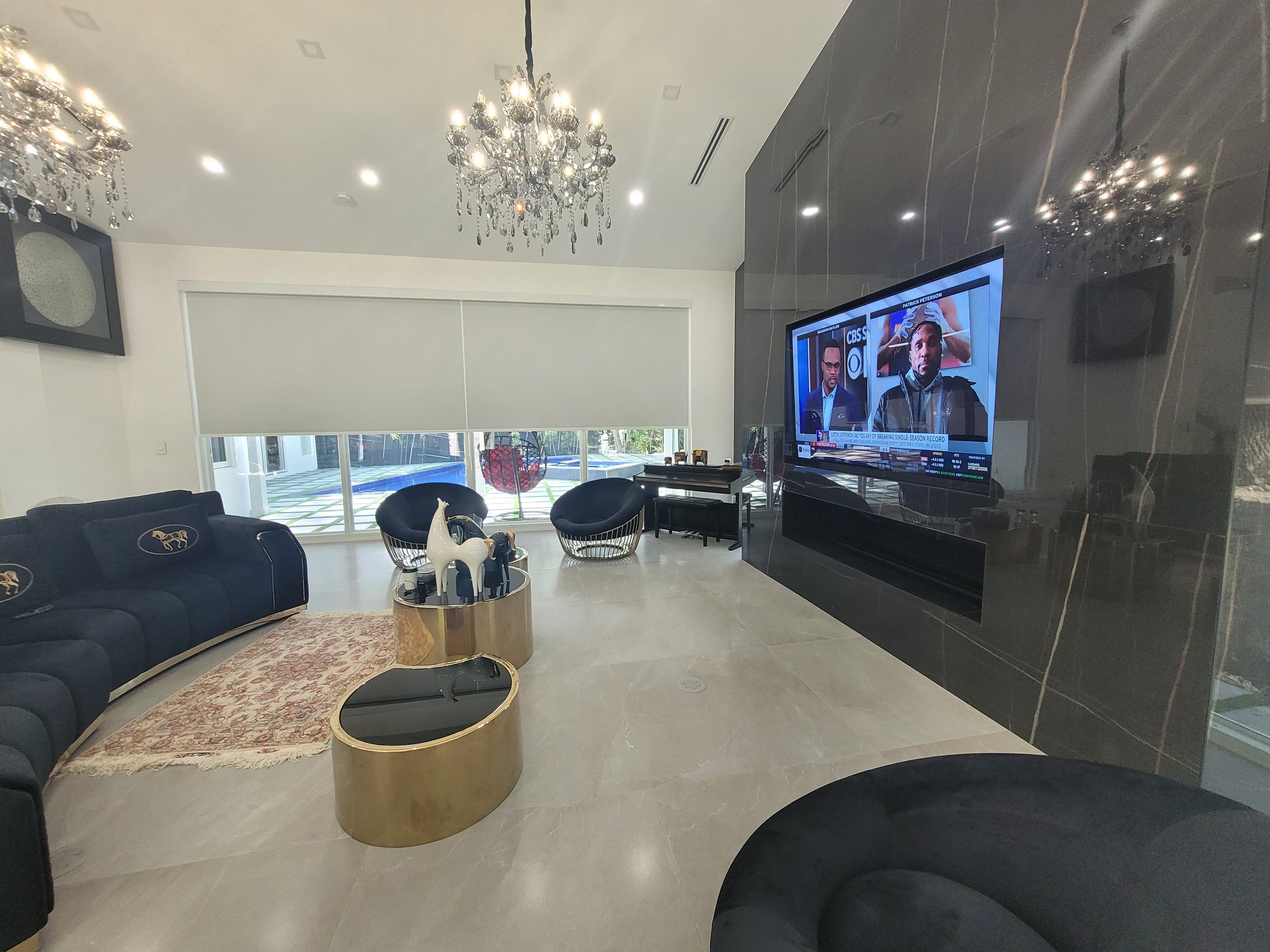 This is an alternative image description. It will generate auto caption.